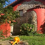 Ca Rifo, En Asturias, Puerta De Somiedo A Orillas Del Rio Narcea *