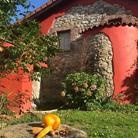 Ca Rifo, En Asturias, Puerta De Somiedo A Orillas Del Rio Narcea *