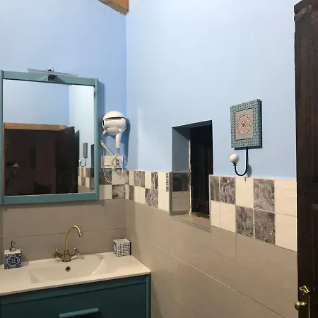 Ca Rifo, En Asturias, Puerta De Somiedo A Orillas Del Rio Narcea