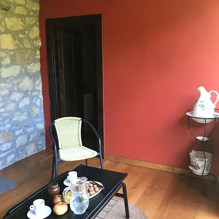 Ca Rifo, En Asturias, Puerta De Somiedo A Orillas Del Rio Narcea *